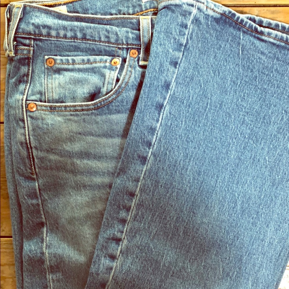 LEVI'S RIB CAGE FLAIR -- 70's VIBE